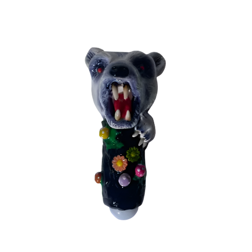 Front angled view of the 5-inch Glizzy Ceramic Wolf Hand Pipe in grey. Designed to visually replicate a poly-faceted canine predator, this novelty pipe features an integrated ceramic basin for processing unrefined botanical materials.