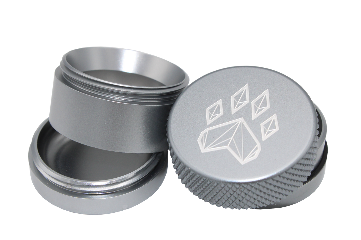 exploded view of the Wolf grinder 1.5" 4 piece grinder. Made of lightweight and durable aluminum. it is precisely made that provides a consistent shred with its sharp teeth while being portable. I ti made in a durable anodized silver coloring.