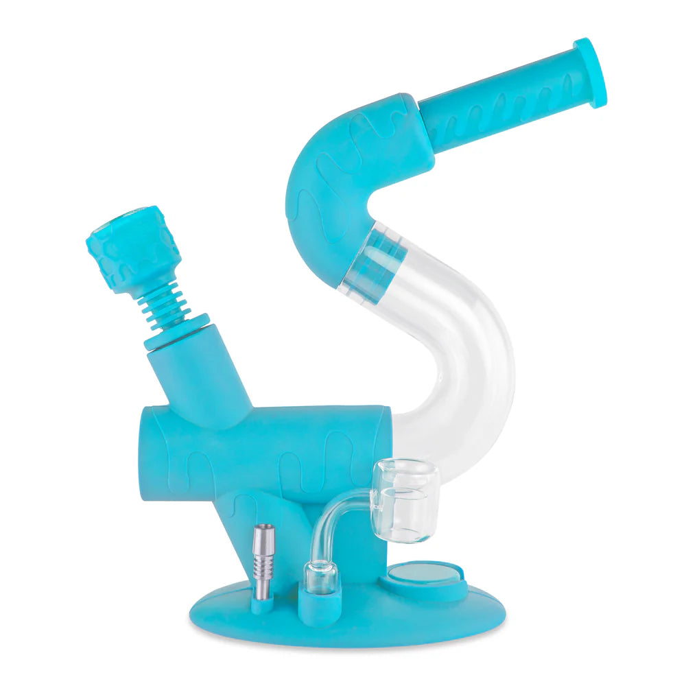 side profile of the Ooze swerve 4 in 1 in an Aqua Teal. A high quality Ooze product for dry herb, concentrates and pen oils all able to be used with the provided components.