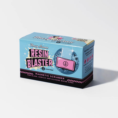 Front view of the Blazy Susan Magnetic Resin Blaster Scrubber retail box in the brand's signature pink. This dual-magnetic architecture pairs an external control handle with an internal scrubbing unit to mechanically scrape tar from hard-to-reach water pipe chambers.