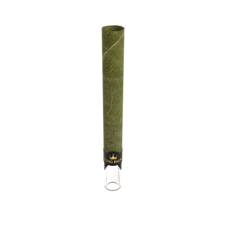 Profile view of a single King Palm Mini Cone featuring a natural green cordia leaf and a clear glass tip. This ready-to-pack, one-gram capacity leaf cylinder utilizes a pre-installed borosilicate glass mouthpiece that cools the draw and prevents compression.