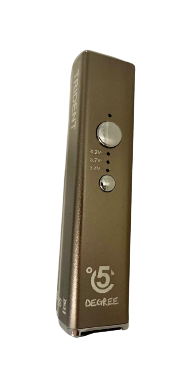Front facing view of the Trident 5-Degree 450mAh 510 Battery in matte black. This innovative vape battery features a unique 5-degree tilted top to provide a more natural, ergonomic inhalation angle while using your oil cartridges.