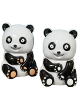 Front view of the Zinc Alloy Panda Herb Grinder in its fully assembled state. This premium 4-piece botanical accessory utilizes a strong magnetic lid to securely hold contents and prevent accidental spills during the manual twisting process.