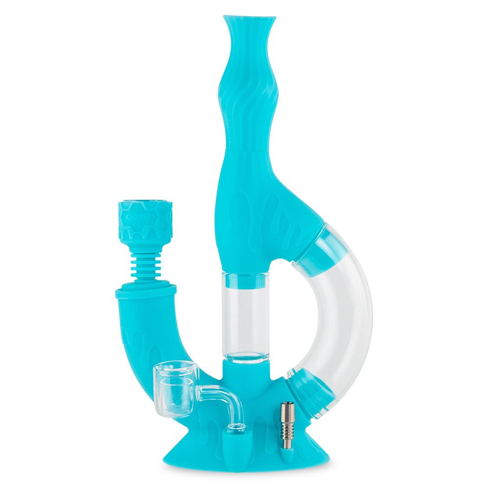 front view of the Ooze Echo silicone water pipe. A multi use water pipe able to be used for multiple types of uses. made from durable silicone and high quality glass.