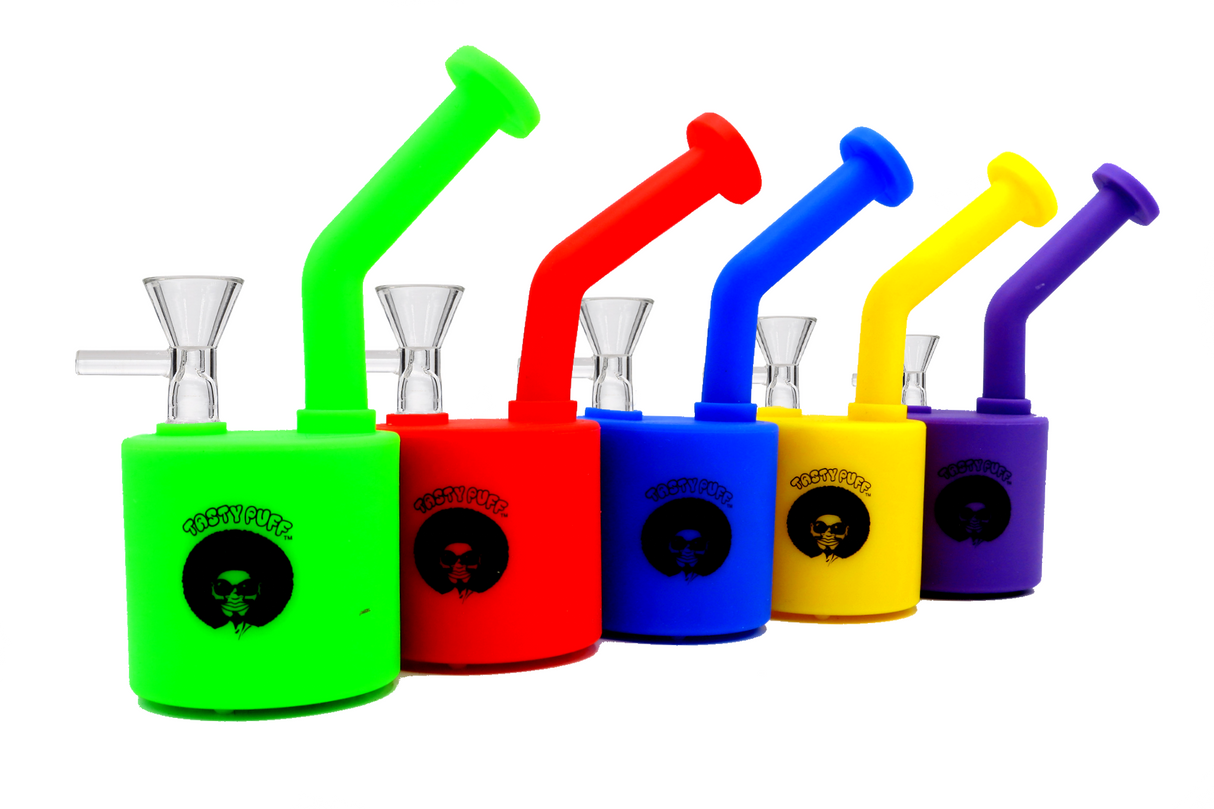 front view of the Tasty puff 7 cylinder dab rig. A unique filtration system for smooth and focused hits every time.