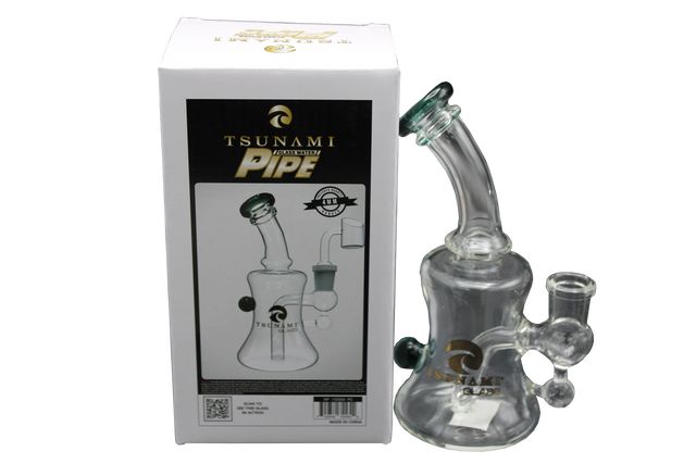 front view of the Tsunami mini micro jammer rig. Made from heavy duty borosilicate glass it is compact while giving the full flavor profiles of your dabbing concentrate.