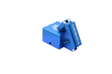 front view of the wolf grinders XL folding hand pipe. A grinder made with compact form in mind with durable aluminum and a sturdy blue finish.