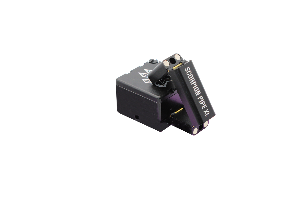 front view of the wolf grinders XL folding hand pipe. A grinder made with compact form in mind with durable aluminum and a sturdy black finish.