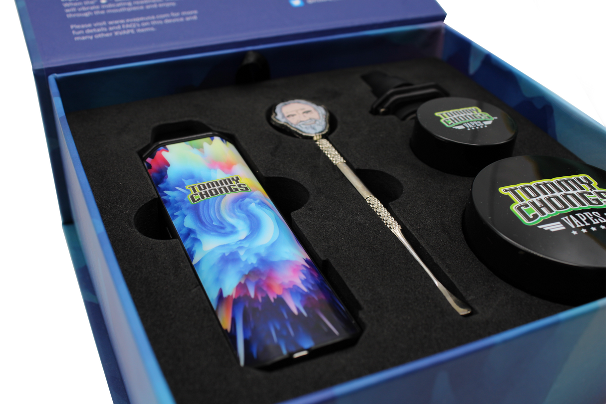 side view of the Xvape Tommy Chong Aria kit. A collaboration with a full encompassing kit for a wide range of concentrates.