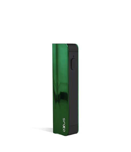 Front view of the Exxus Snap VV 650mAh cartridge vaporizer in emerald green. This compact, stealthy 510-thread battery features a recessed chamber designed to perfectly conceal and protect your favorite oil cartridges on the go.