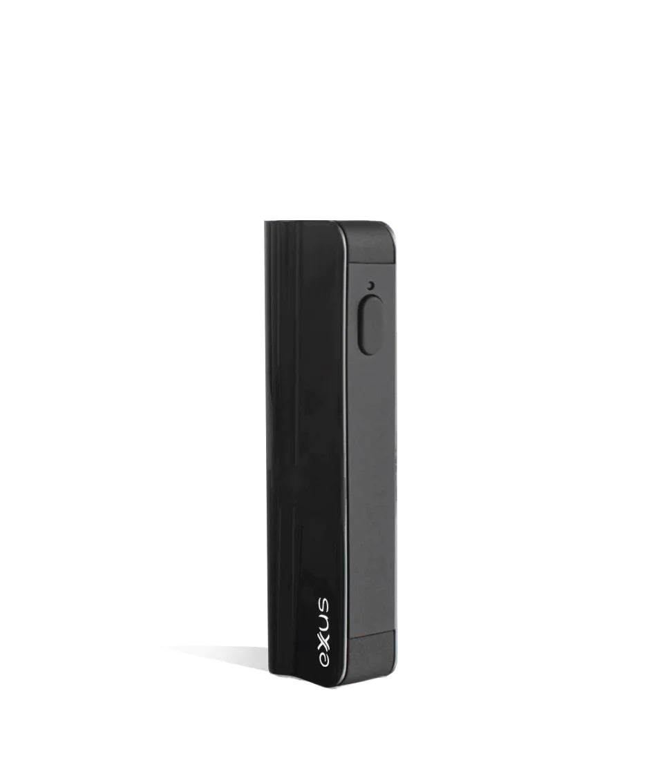 Front view of the Exxus Snap VV 650mAh cartridge vaporizer in sleek black. This compact, stealthy 510-thread battery features a recessed chamber designed to perfectly conceal and protect your favorite oil cartridges on the go.