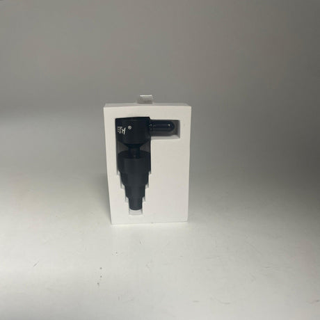 Front view of the Fly Fresh Reversibowl Switch in. This 4-in-1 modular aluminum slide is engineered to fit 14mm and 19mm male or female joints to resolve hardware compatibility issues with water pipes.