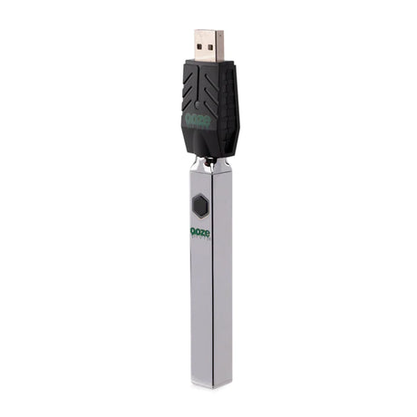 Front view of the Ooze Quad 510 battery in chrome. This unique vaporizer features an innovative square design that prevents the device from rolling off flat surfaces and cracking attached glass cartridges.