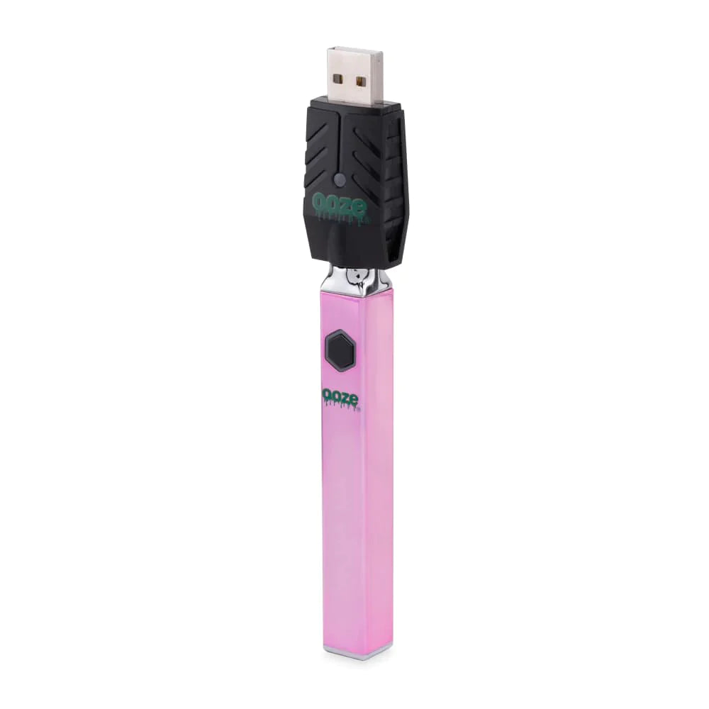 Front view of the Ooze Quad 510 battery in pink. This unique vaporizer features an innovative square design that prevents the device from rolling off flat surfaces and cracking attached glass cartridges.