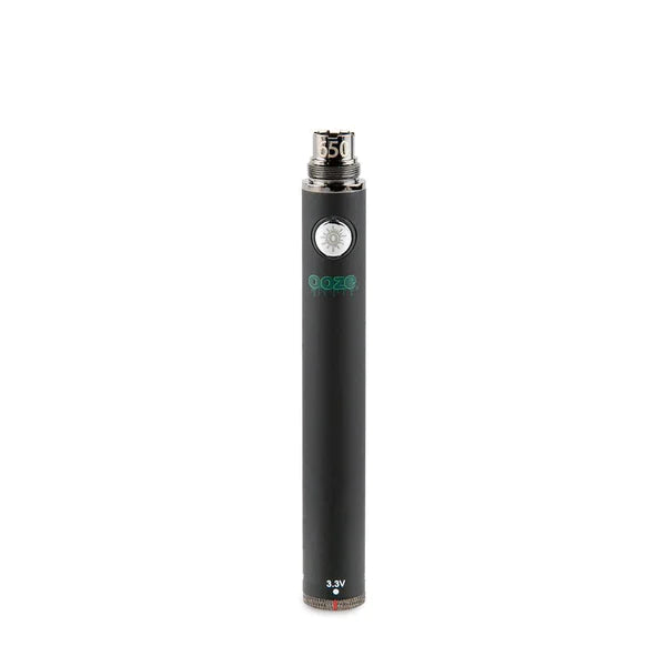 Top down angled view of the Ooze Twist 650mAh battery in black highlighting the universal 510 thread connection in silver. Expertly machined to industry standards, this top connection safely and securely fits the vast majority of pre-filled oil and extract cartridges on the market.